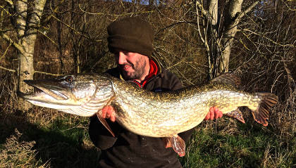 the fish from above on the bank, a touch under 20lb