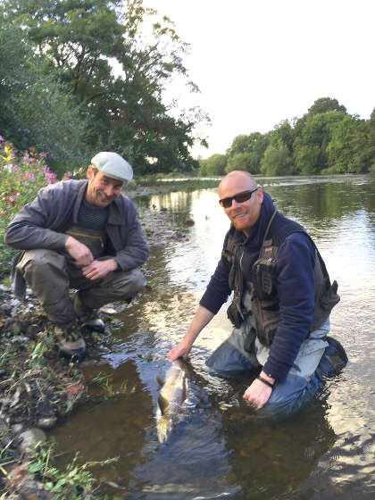 Ryan Saxon and Joe Gooch showing good catch and release practice with a 10lb fish caught from the
             Gravel Catch of the Rectory on 12th September. The fish went back stongly, as the photo below shows!!