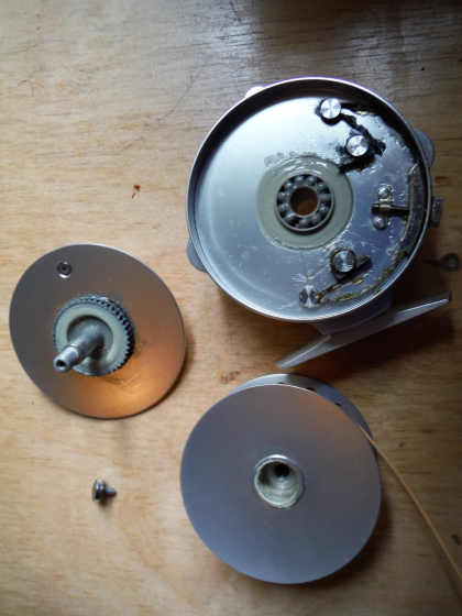 Reels D1 – Hardy Bougle dismantled for cleaning
