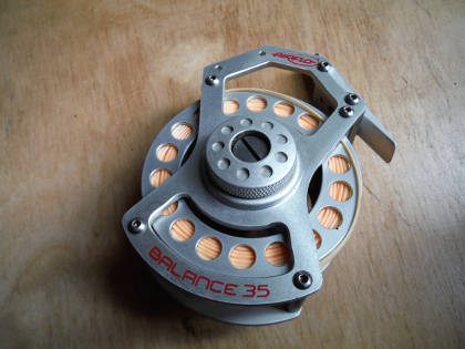 Reels H1 – Airflo Balance reel, reverse